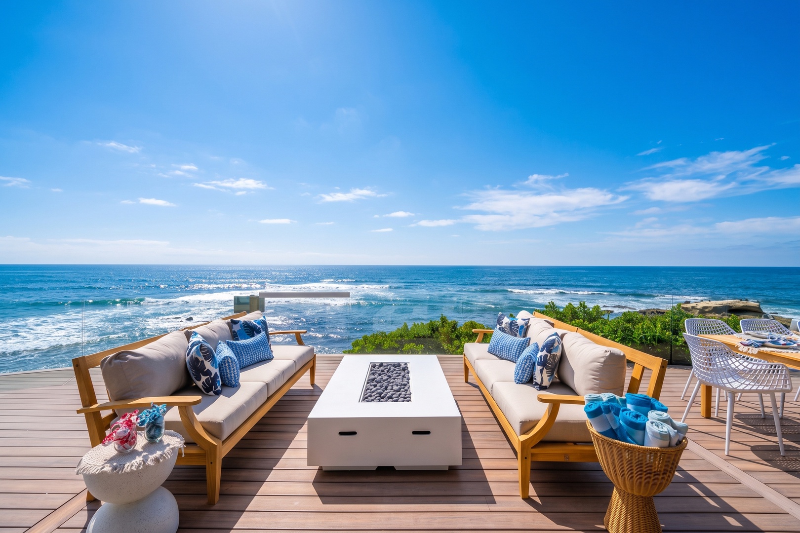 Stunning oceanfront deck