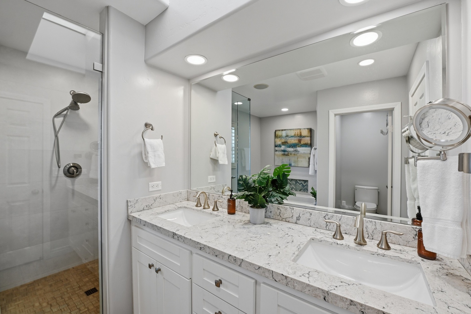 En Suite Dual Sink Vanity