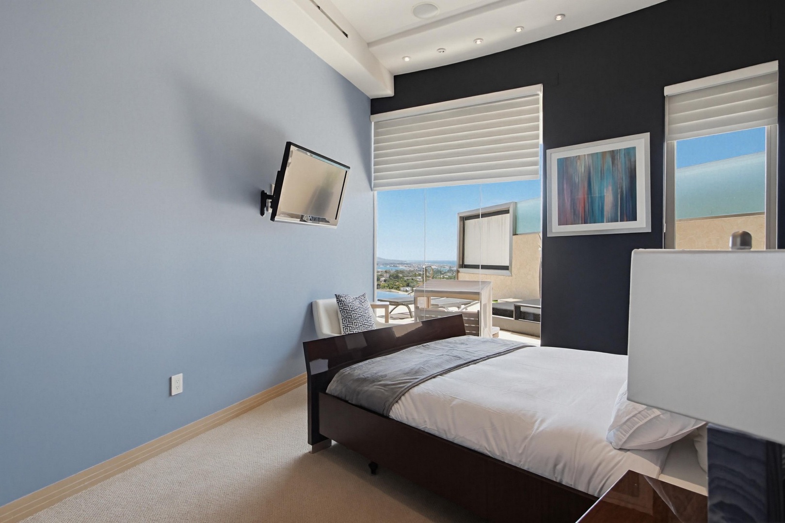 Bedroom Suite 4 with queen bed & TV