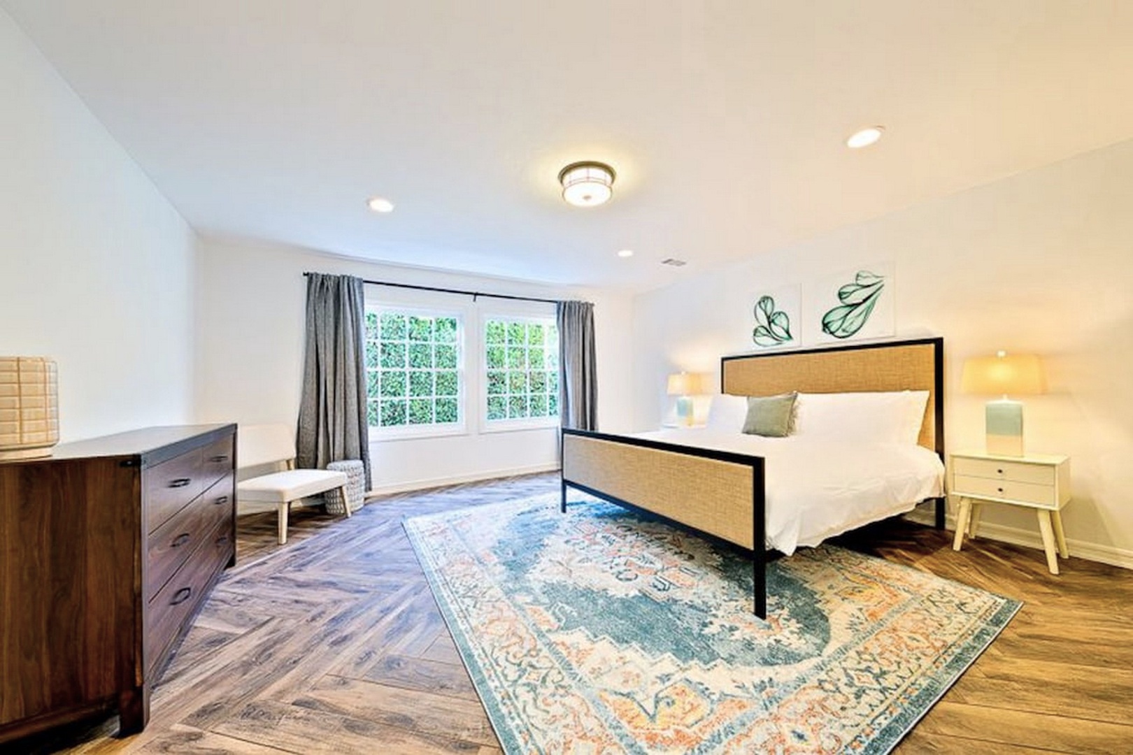Guest bedroom