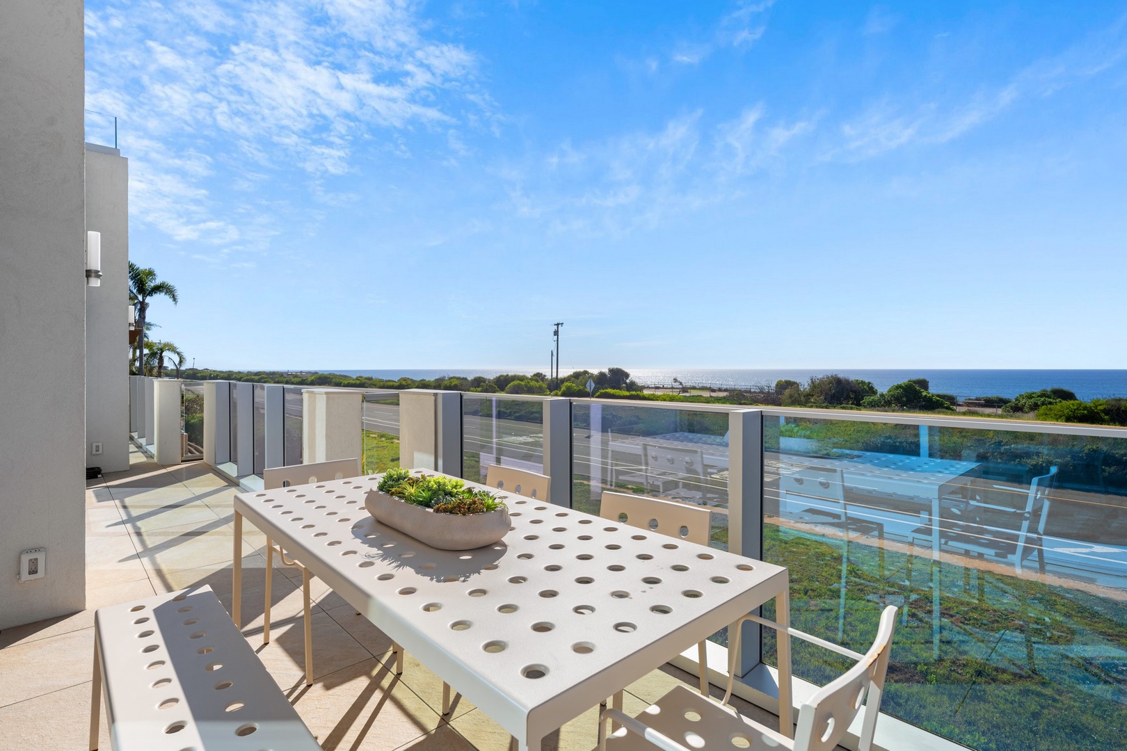 Al fresco dining with ocean views