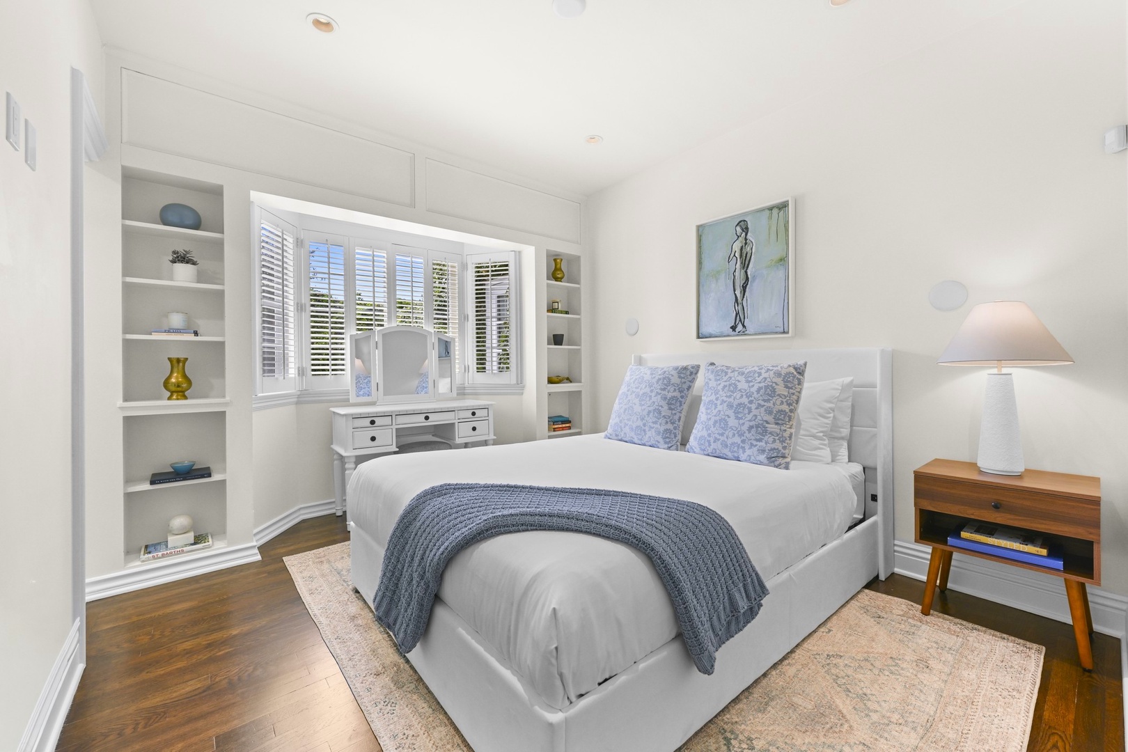 Guest room 2 with King bed