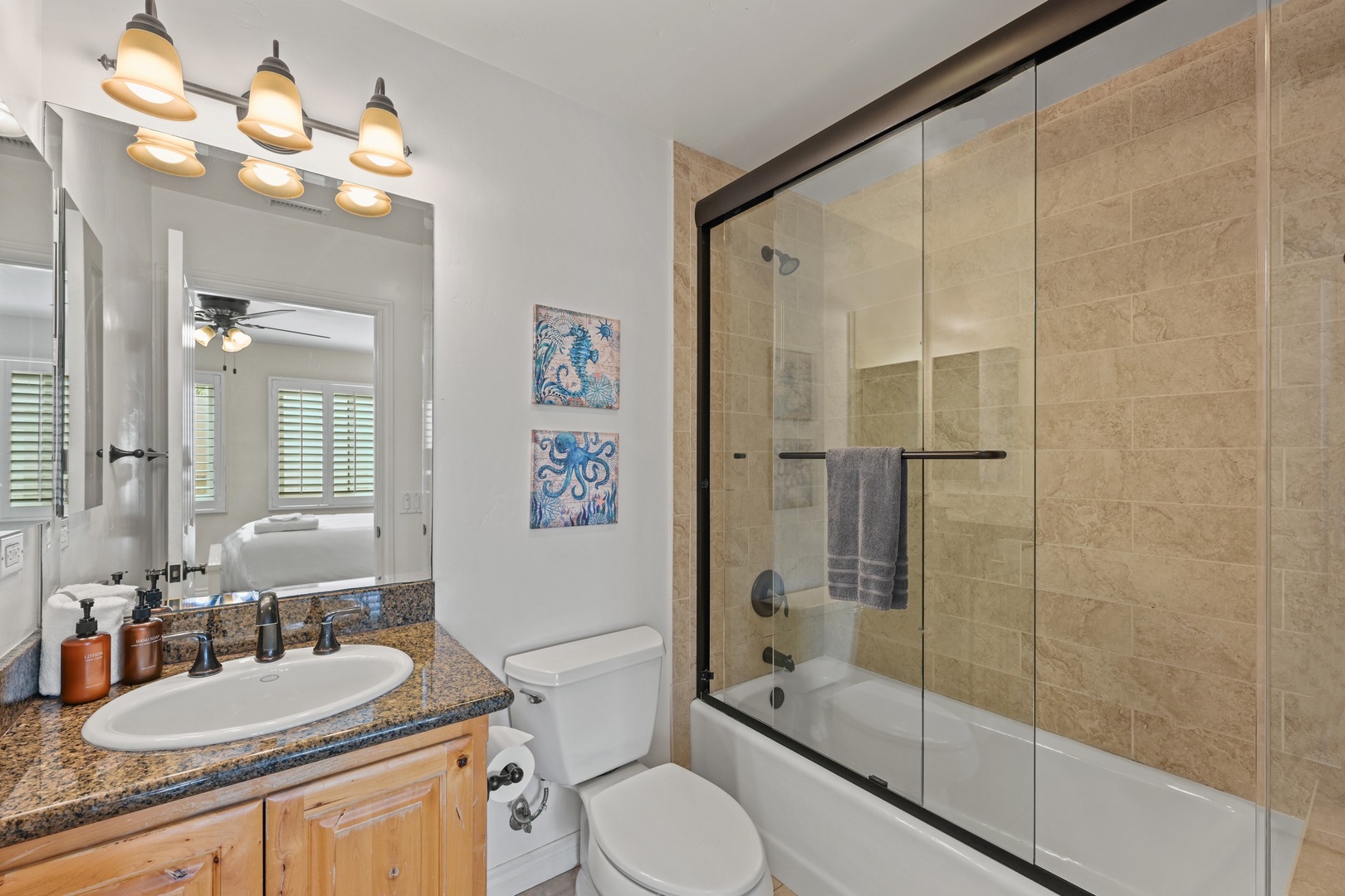 Bedroom 2 en suite bath with tub/shower