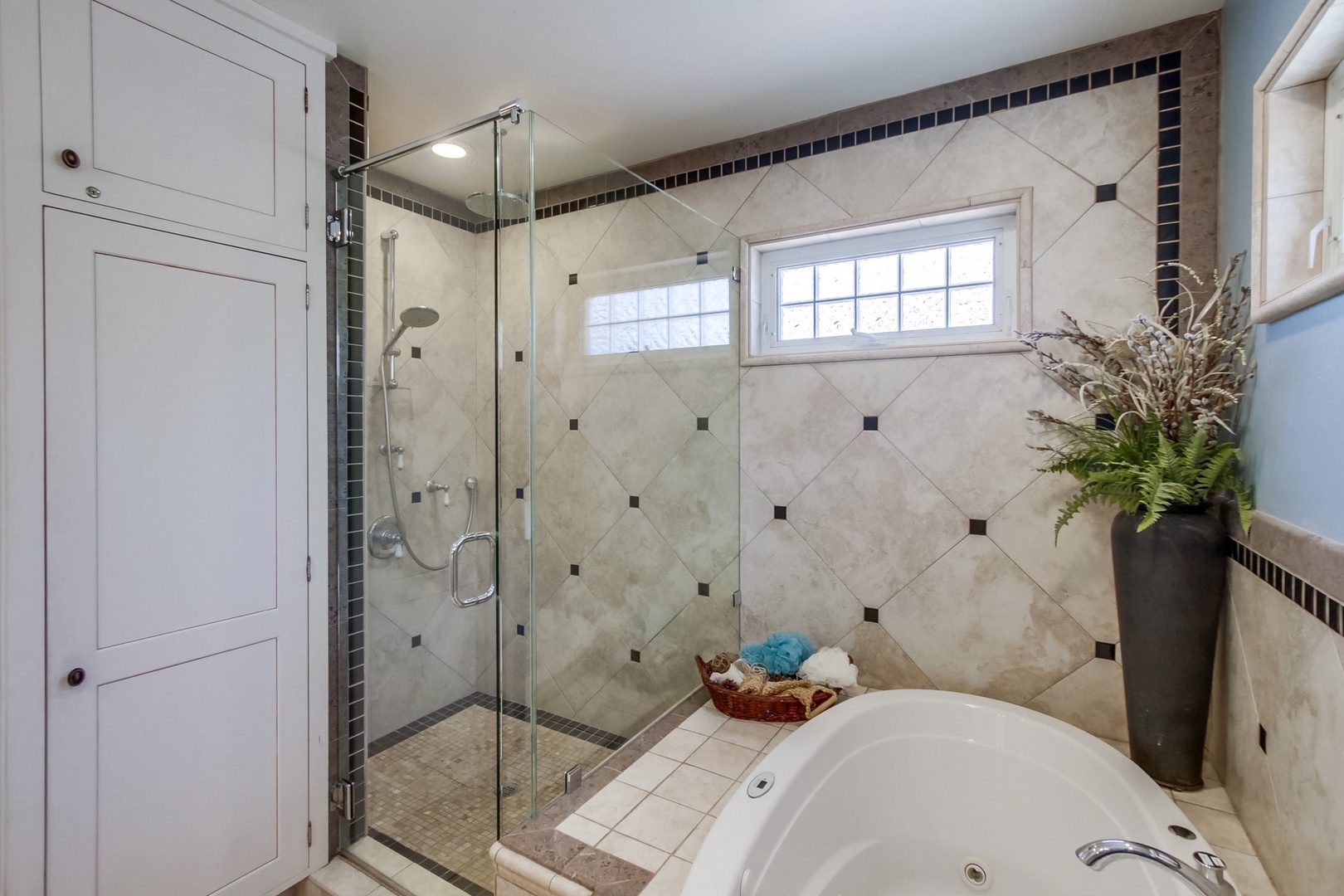 Jetted tub & walk-in shower