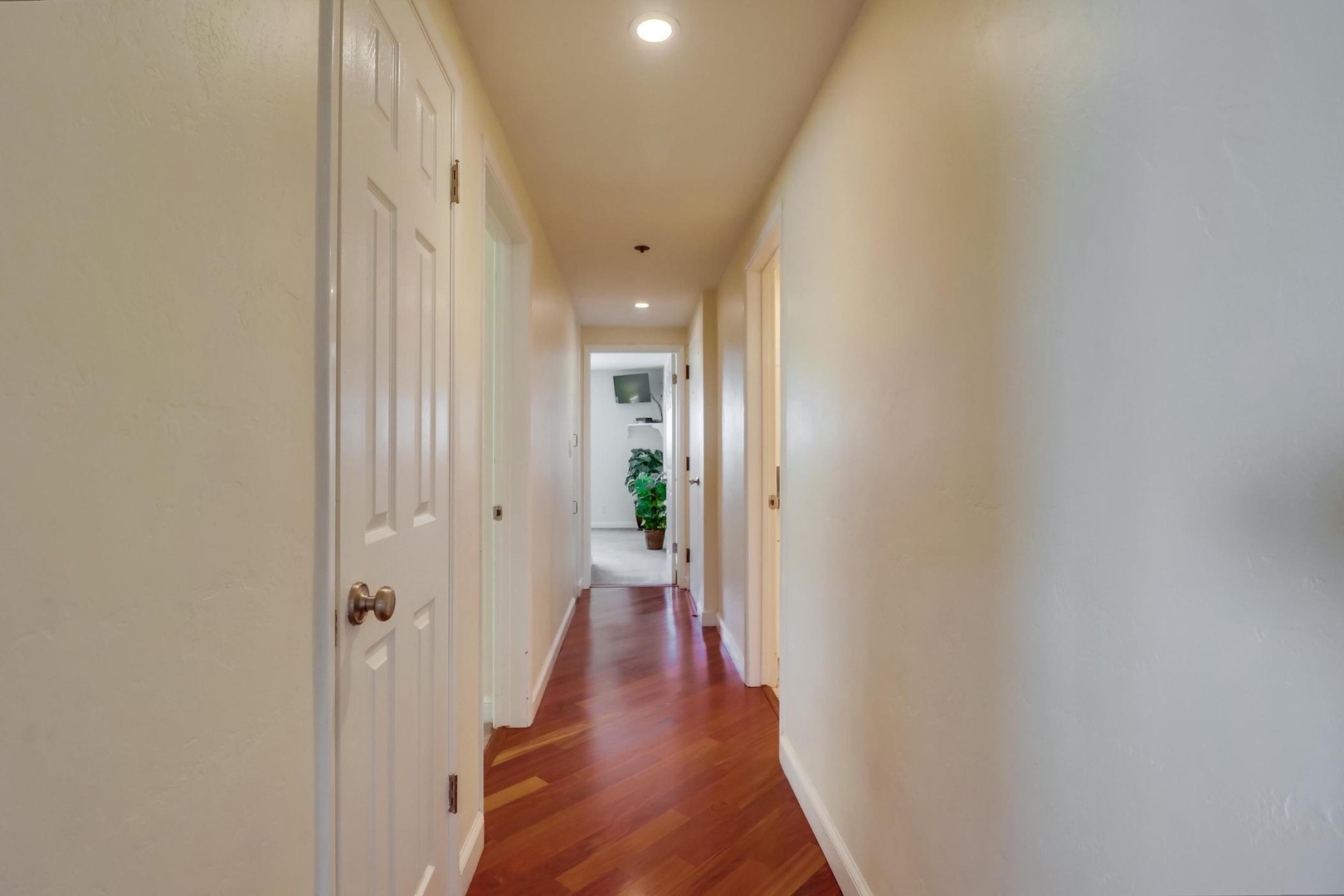 Hallway to bedrooms