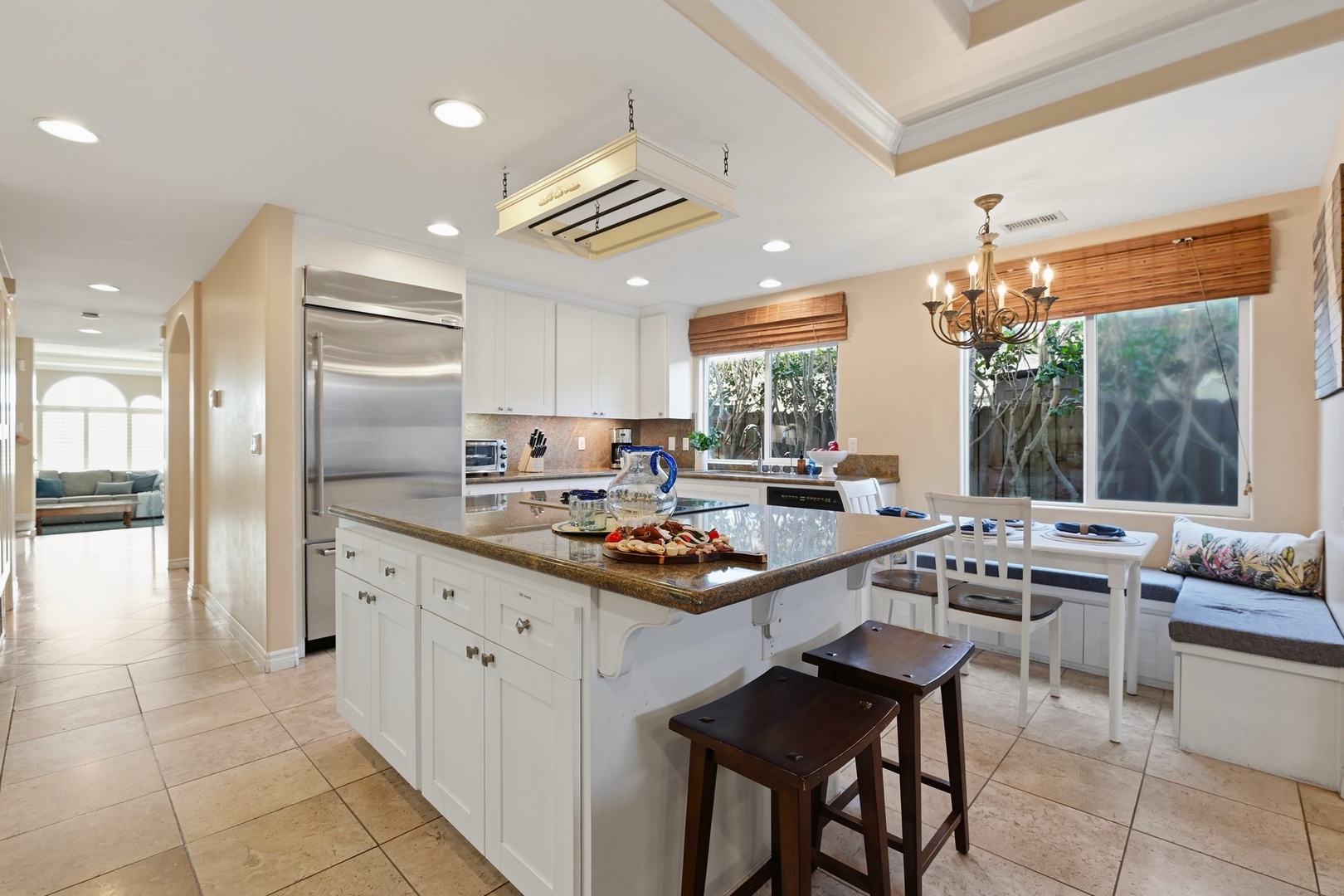 Kitchen Bar and Breakfast Nook