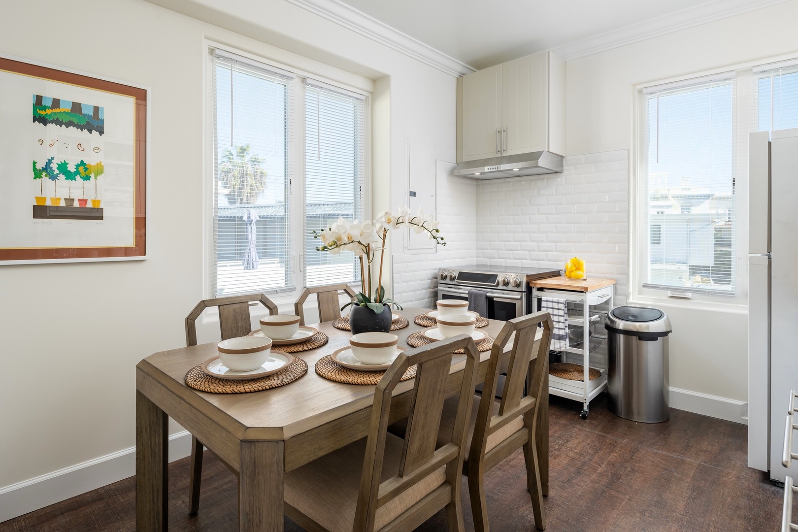 Kitchen with dining table