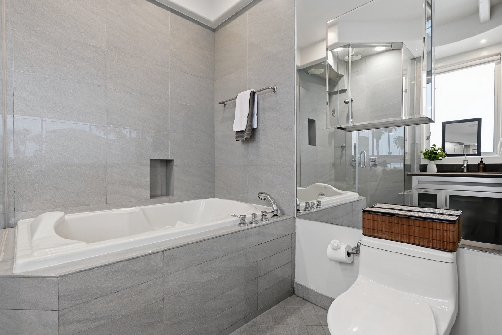 Bedroom 1 ensuite bathroom