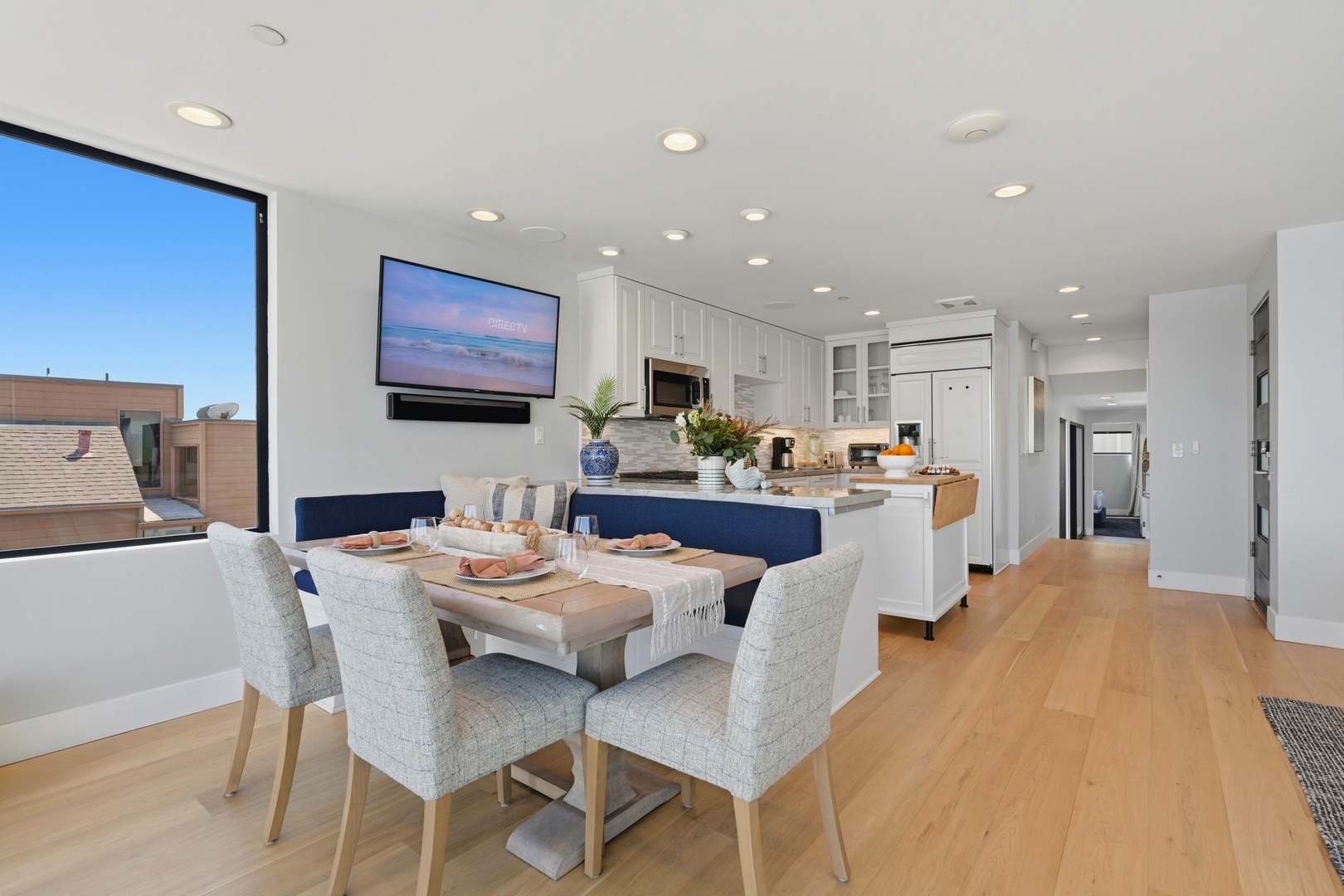 Beach vacation rental dining area