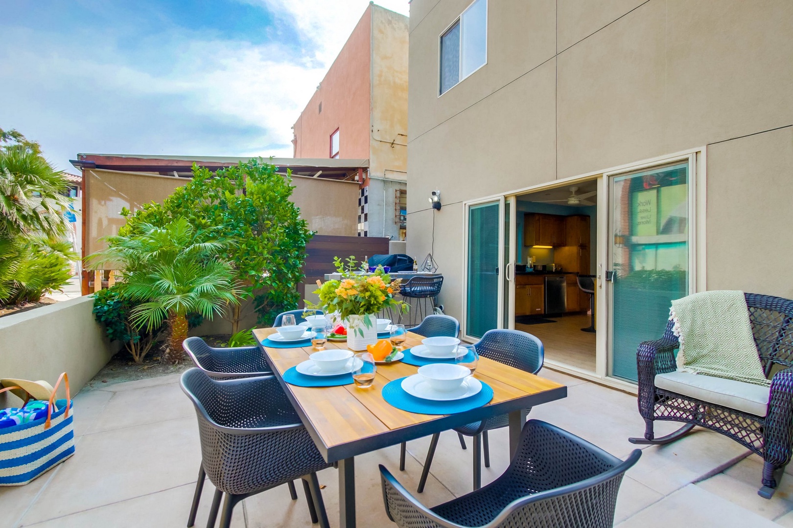 Al fresco dining patio