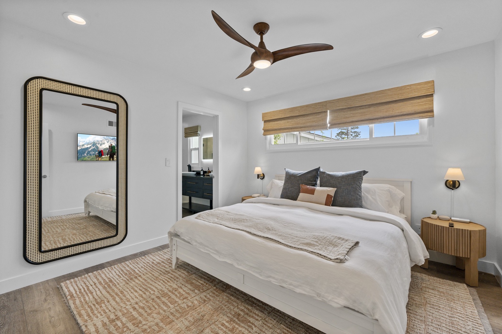 Guest bedroom with King bed