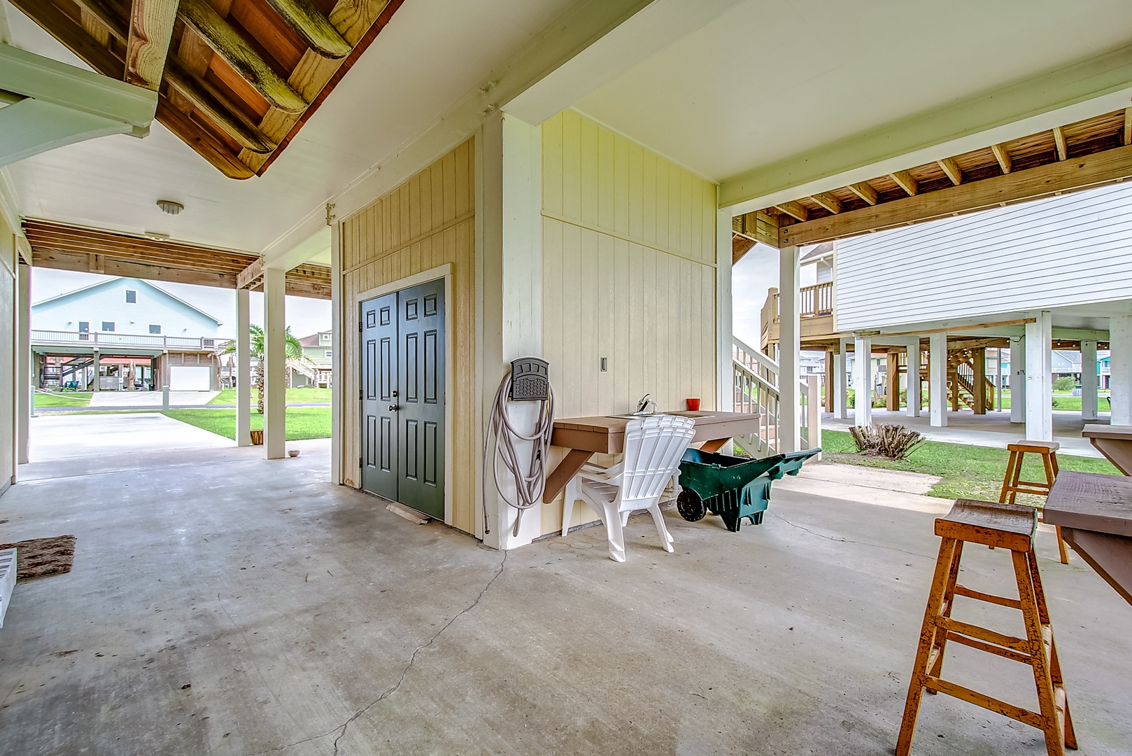 Covered entertaining area