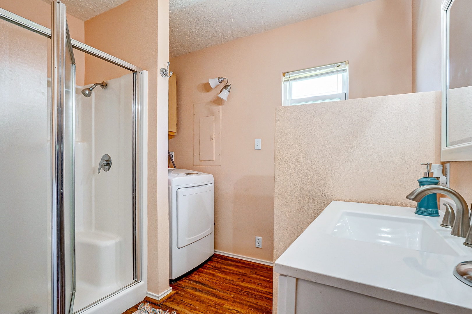 Guest bathroom / laundry room