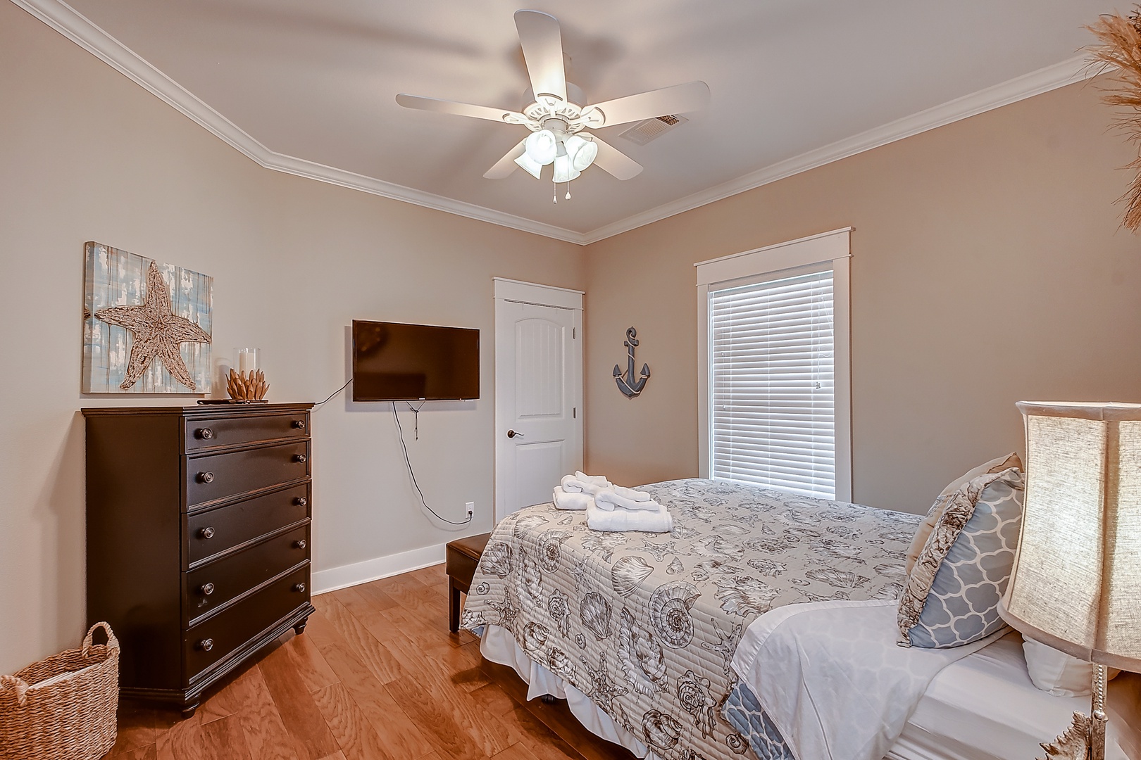 Guest bedroom