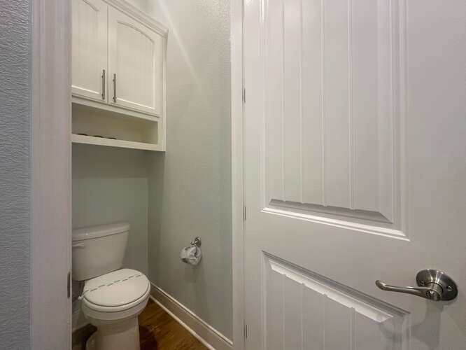 831 S Monkhouse Dr Bolivar-small-056-057-Primary Toilet-666x500-72dpi