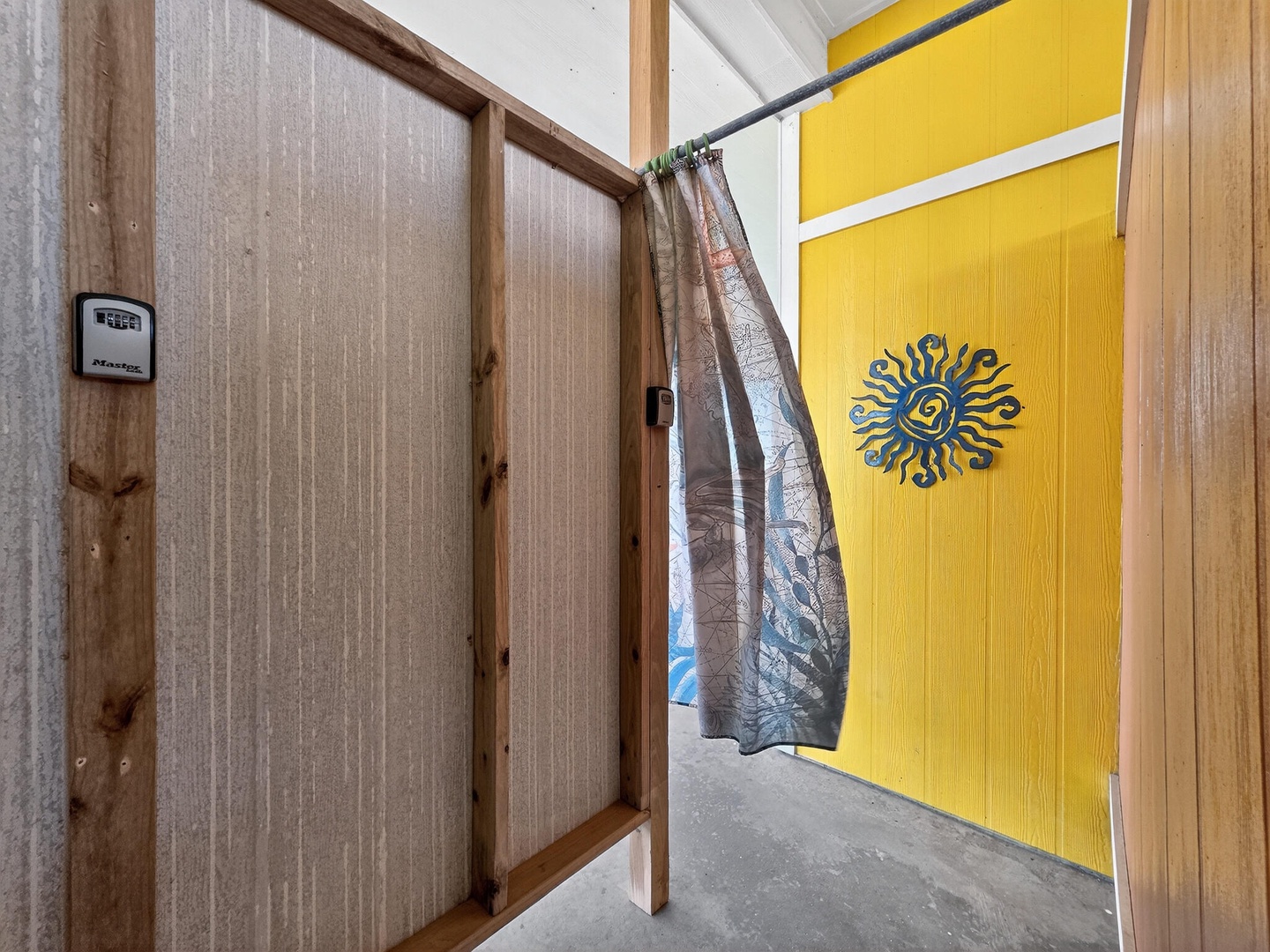 3089 Patty St Bolivar Peninsula TX 77650 USA-036-019-Outdoor Shower-MLS_Size