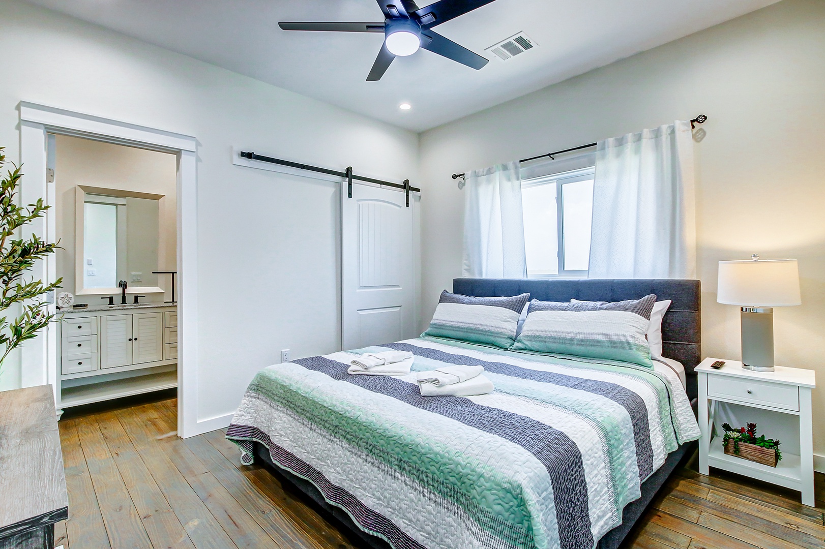 Guest bedroom King bed