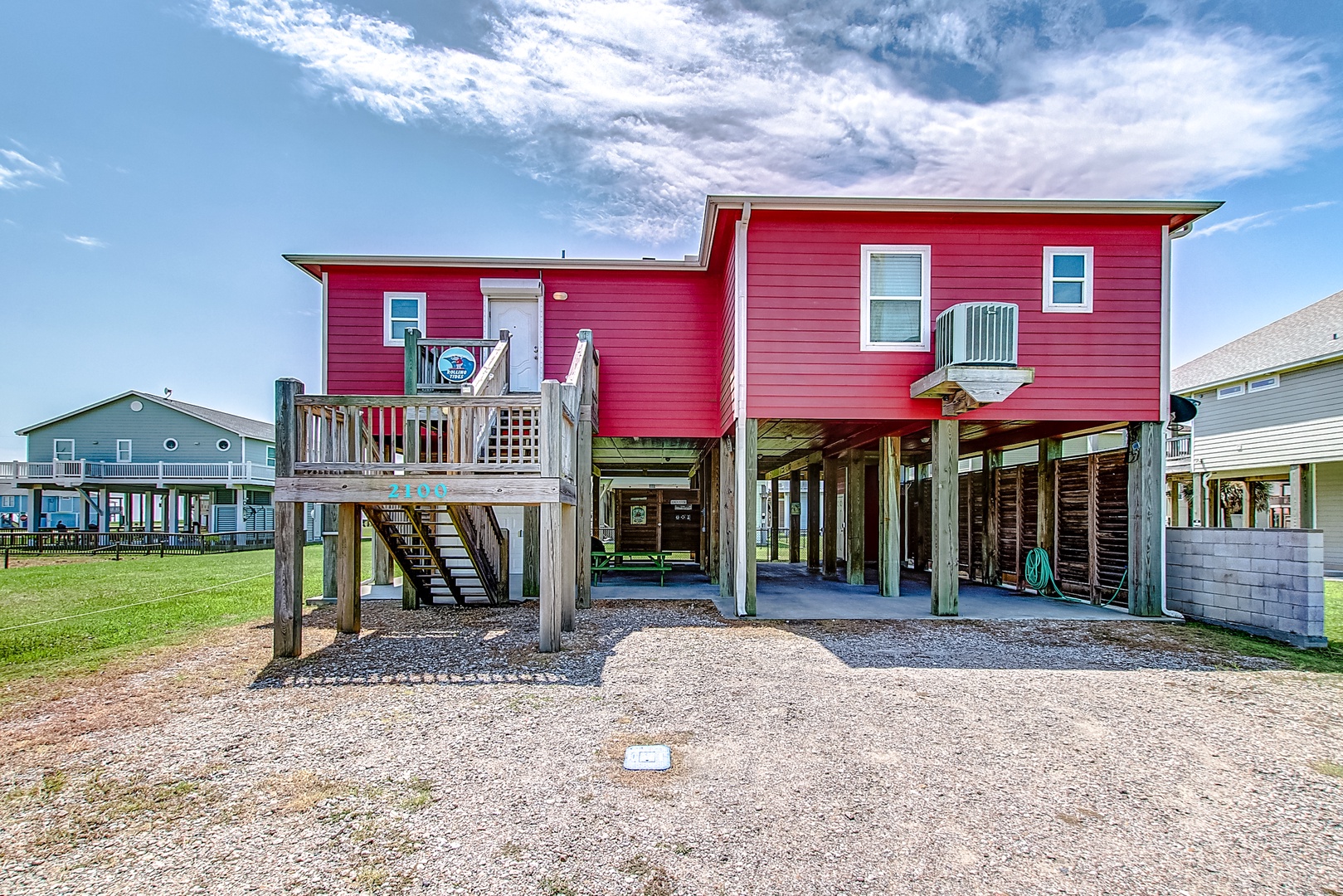 Covered carport/entertaining area