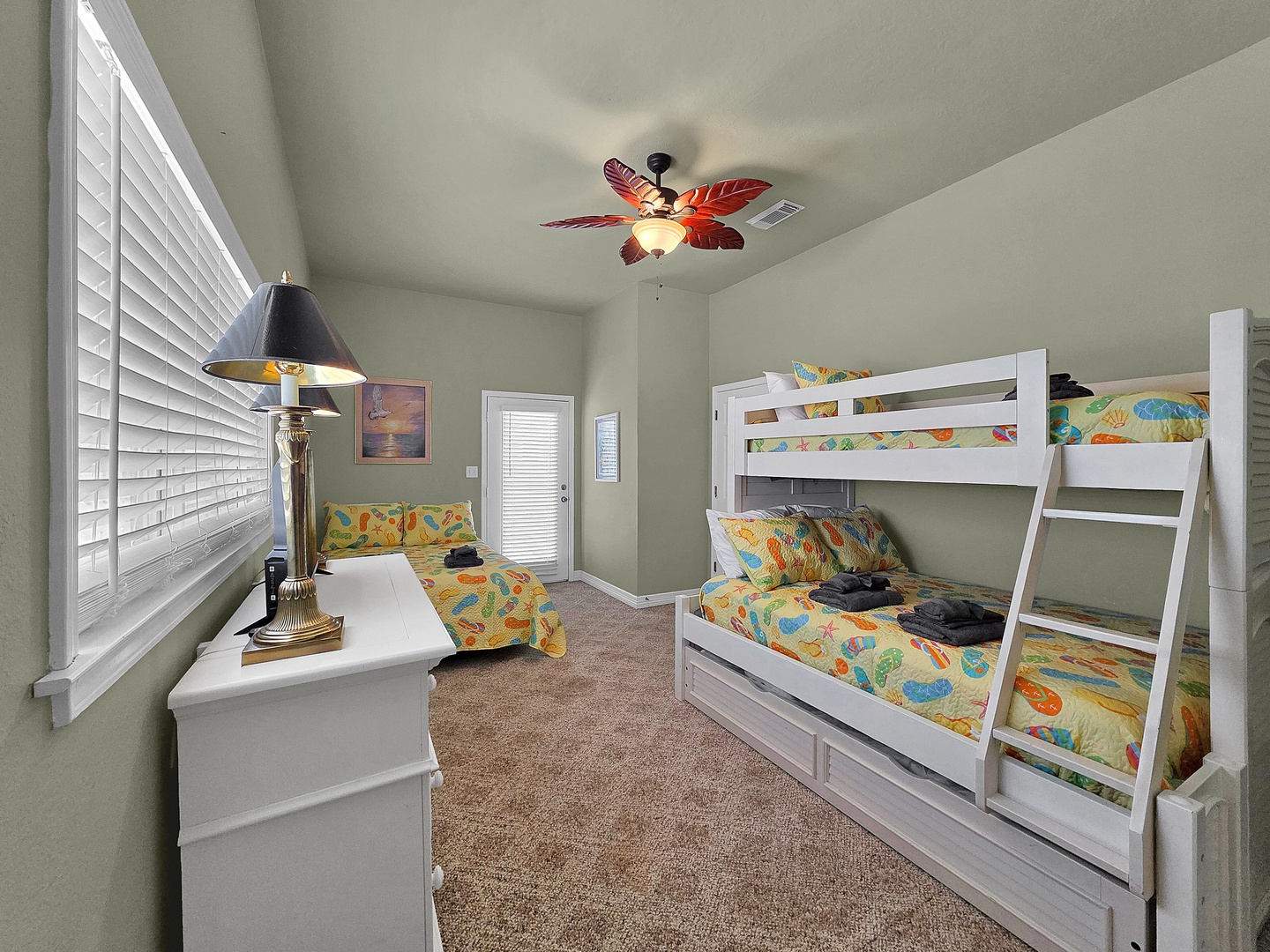 Bunk beds in bedroom 2