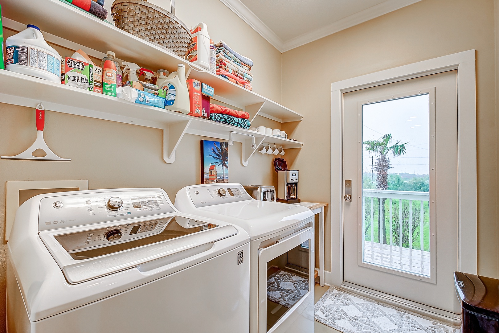 Laundry room/Back deck access