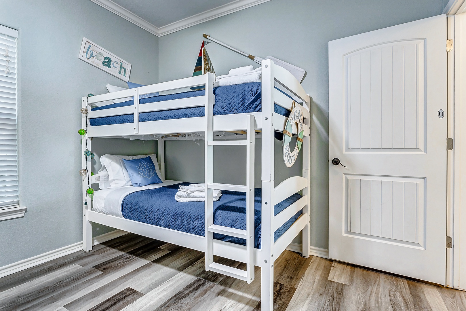 Bunk bed in second bedroom