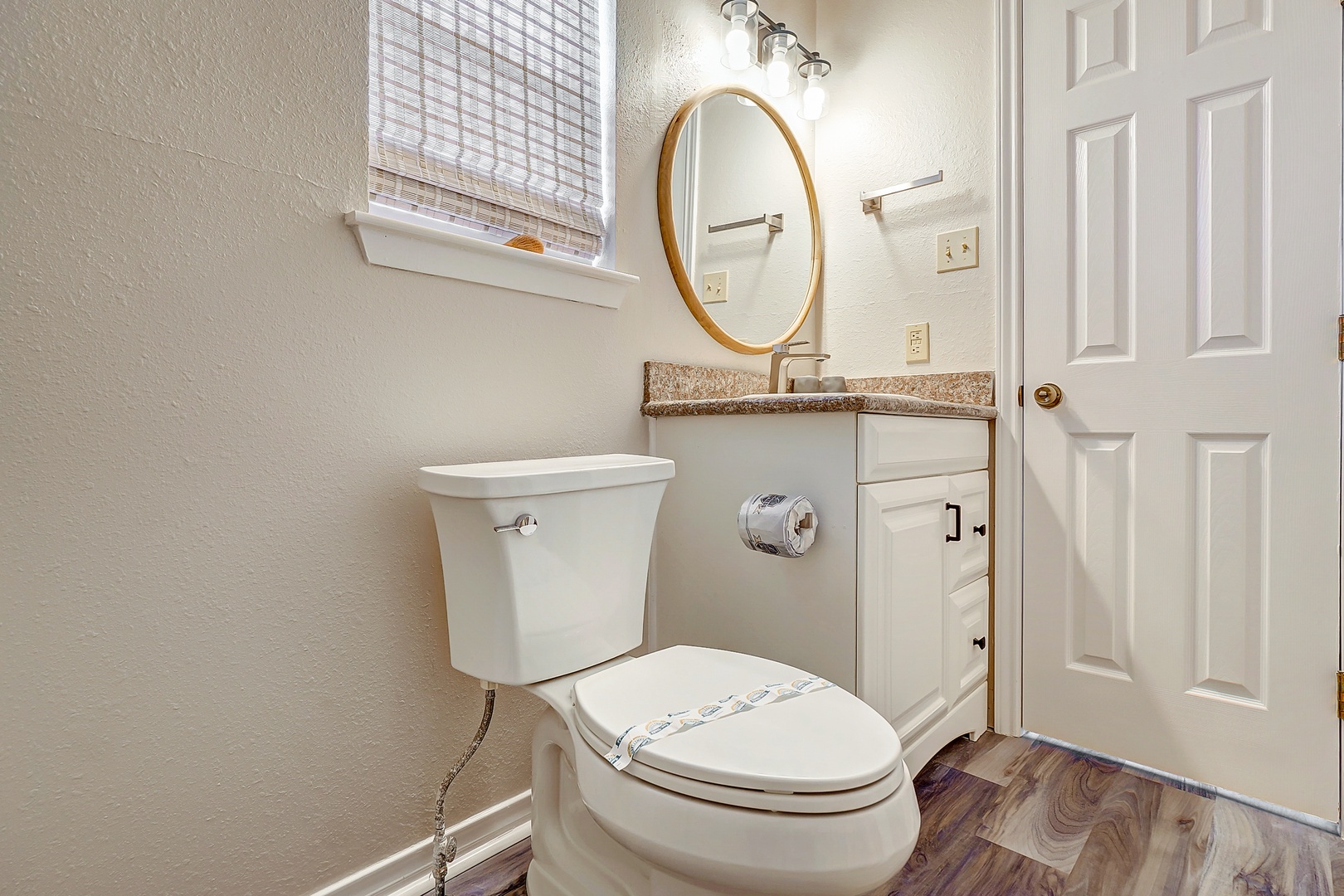 Master attached Bathroom