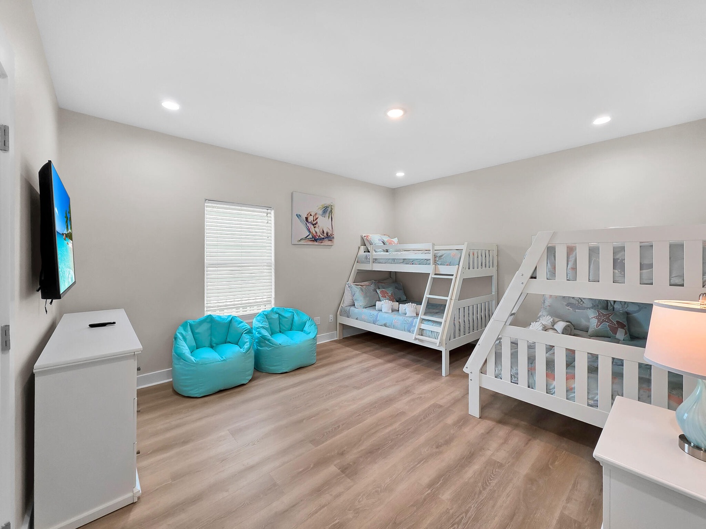 Bedroom 4 Bunk Beds