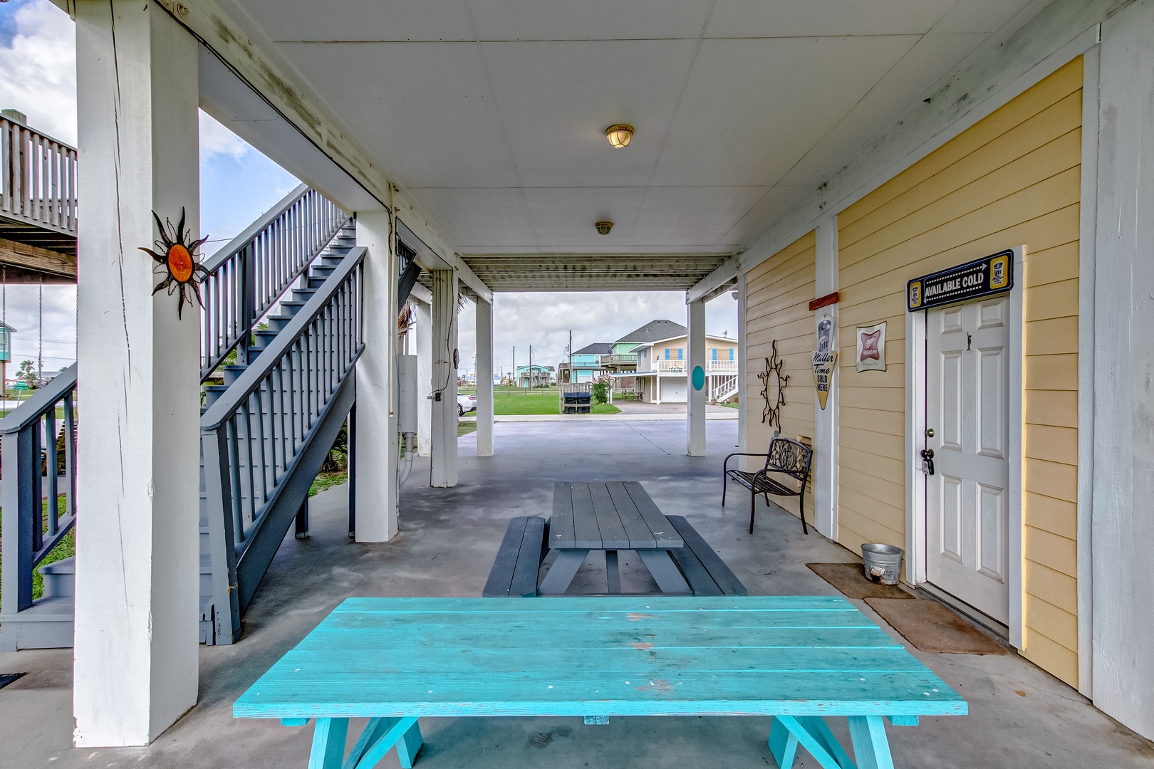 Covered eating area