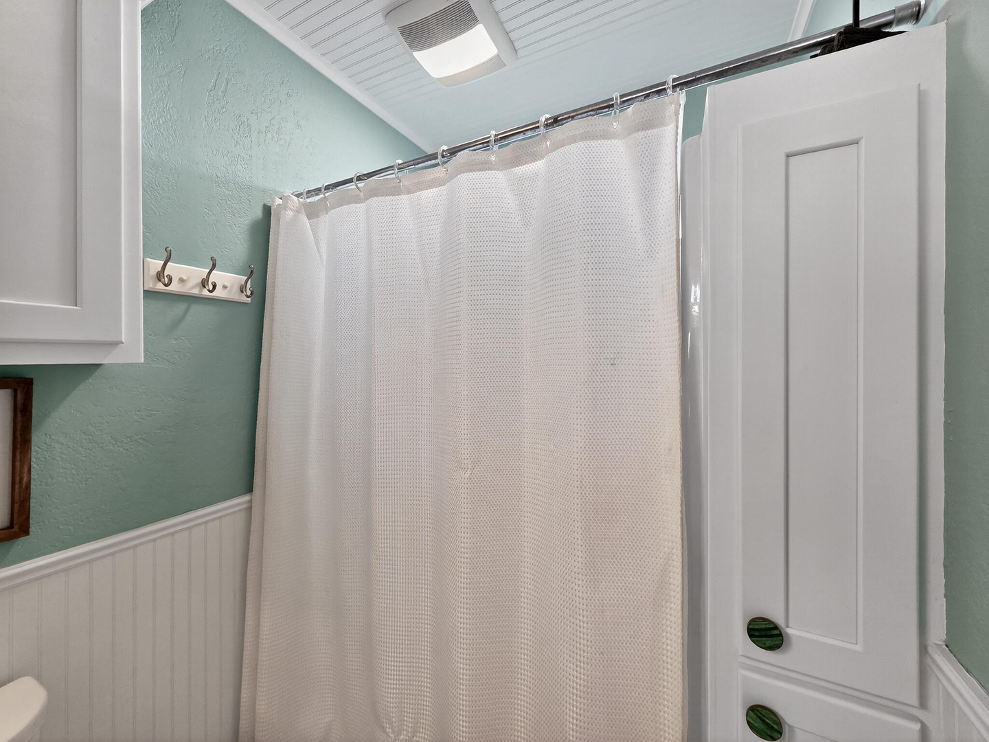 3089 Patty St Bolivar Peninsula TX 77650 USA-054-007-Bathroom-MLS_Size