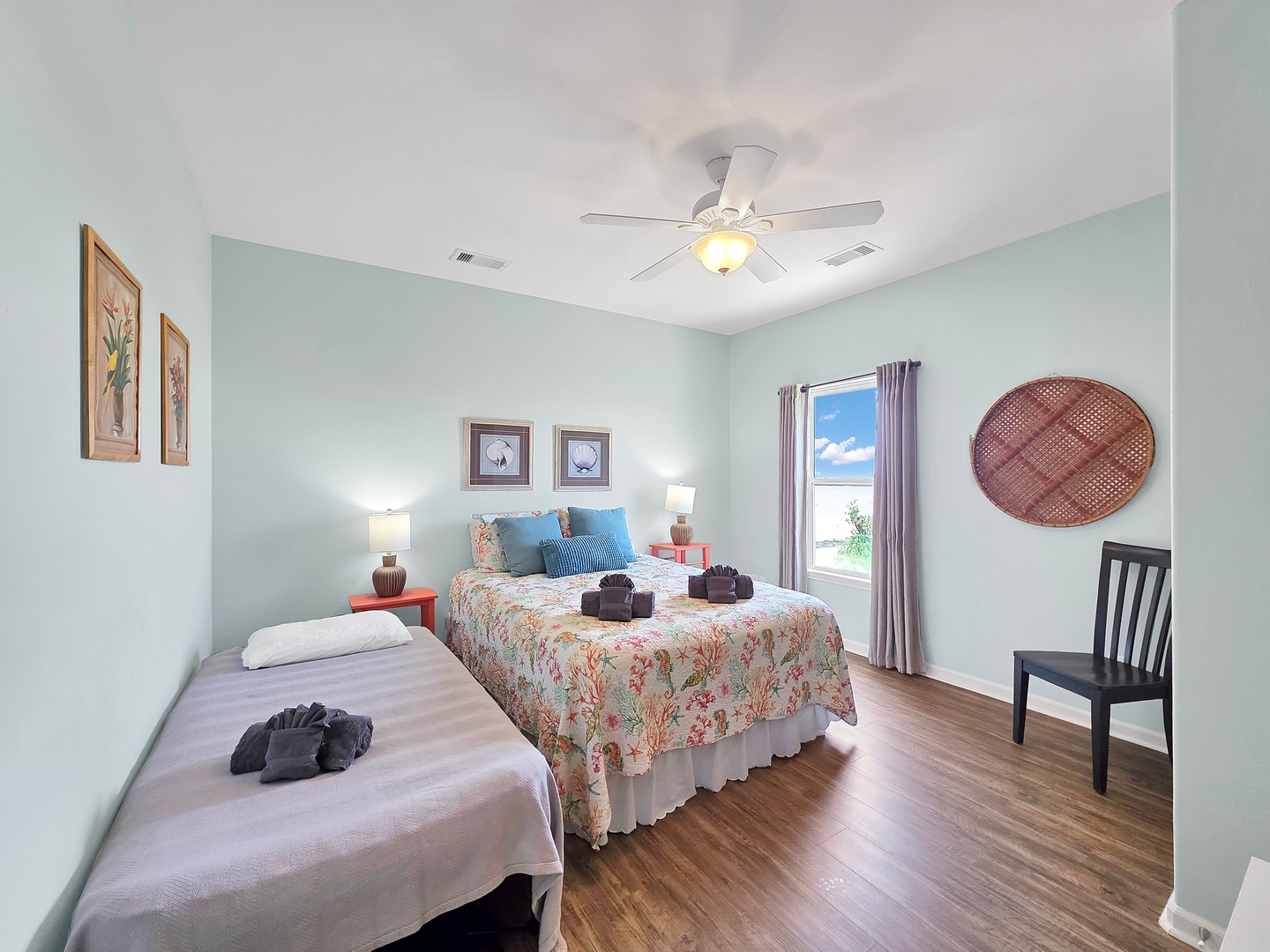 2nd Bedroom with inflatable twin bed