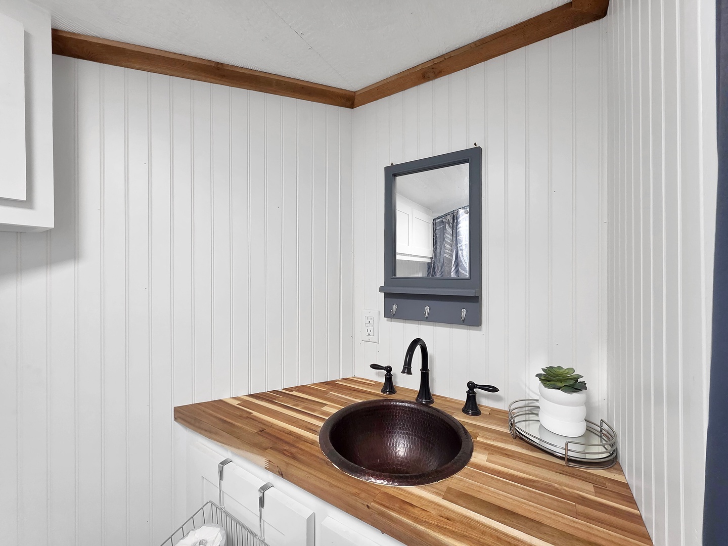 Guest Quarters Bathroom