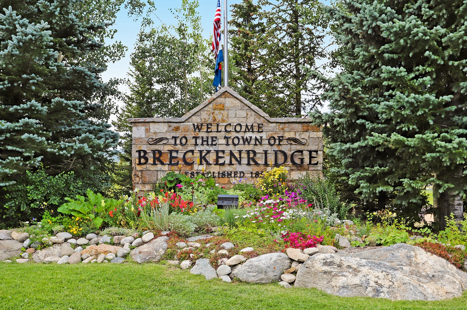 Neighborhood Breck Main St_008 (1)