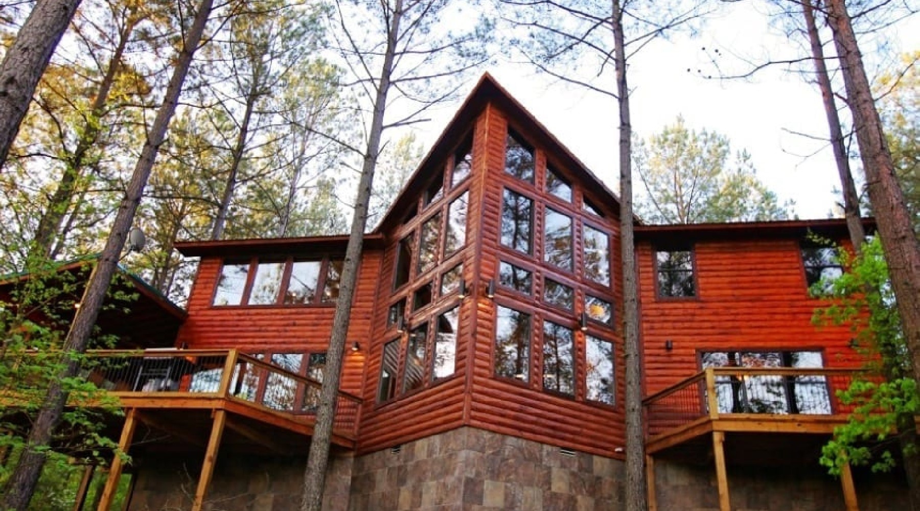 Tree Top Point Lodge