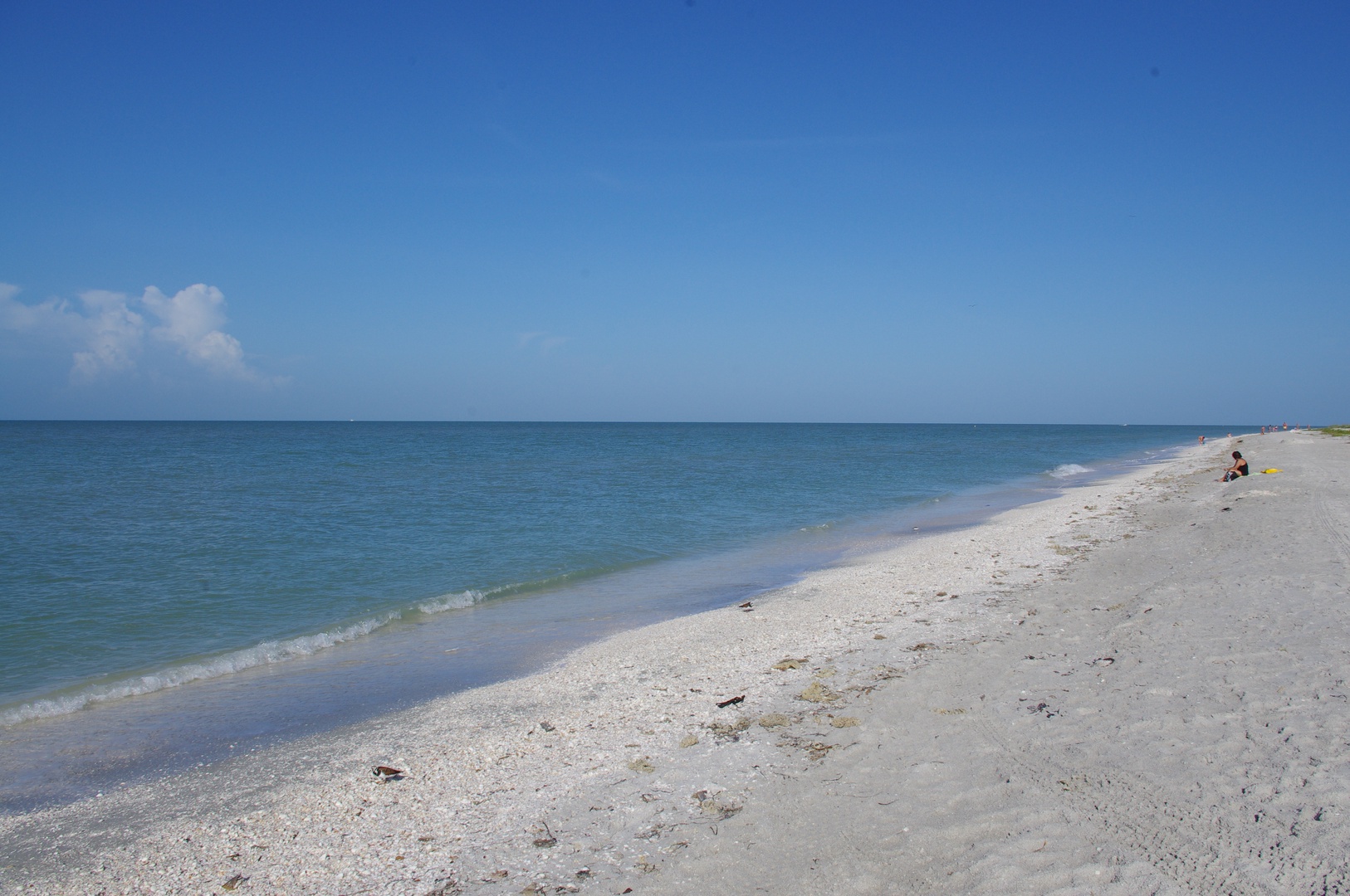 There is a deeded beach access for Seagull Estates.