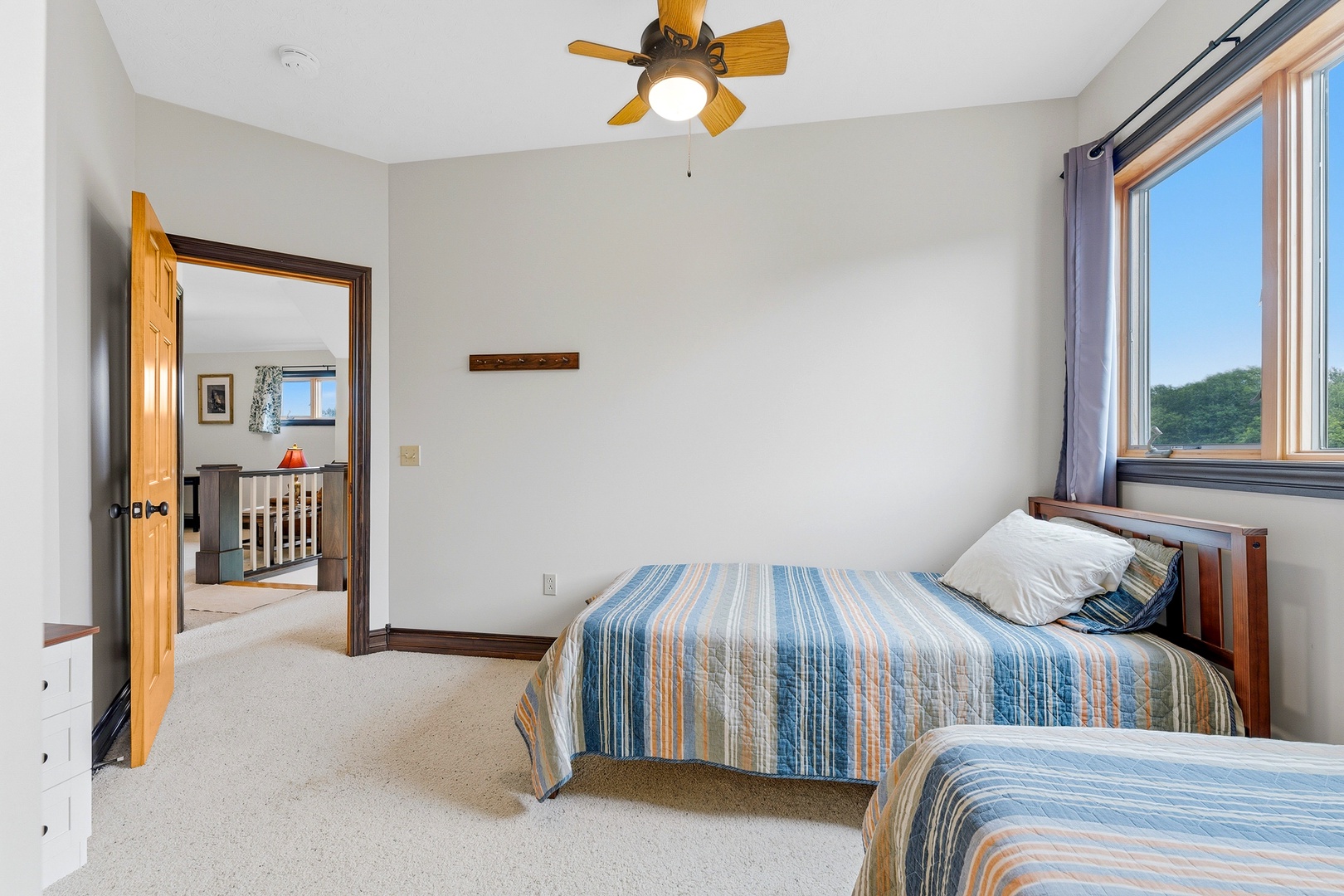 Bedroom 2: 2 Twins