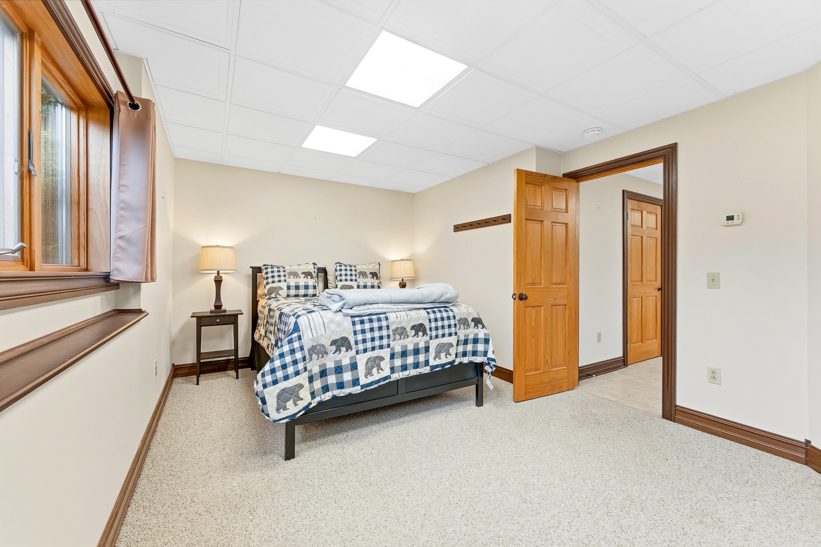 Bedroom 5: Queen