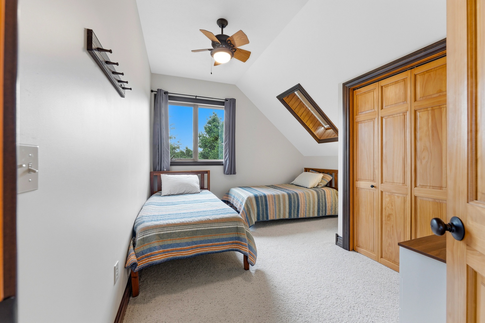 Bedroom 2: 2 Twins