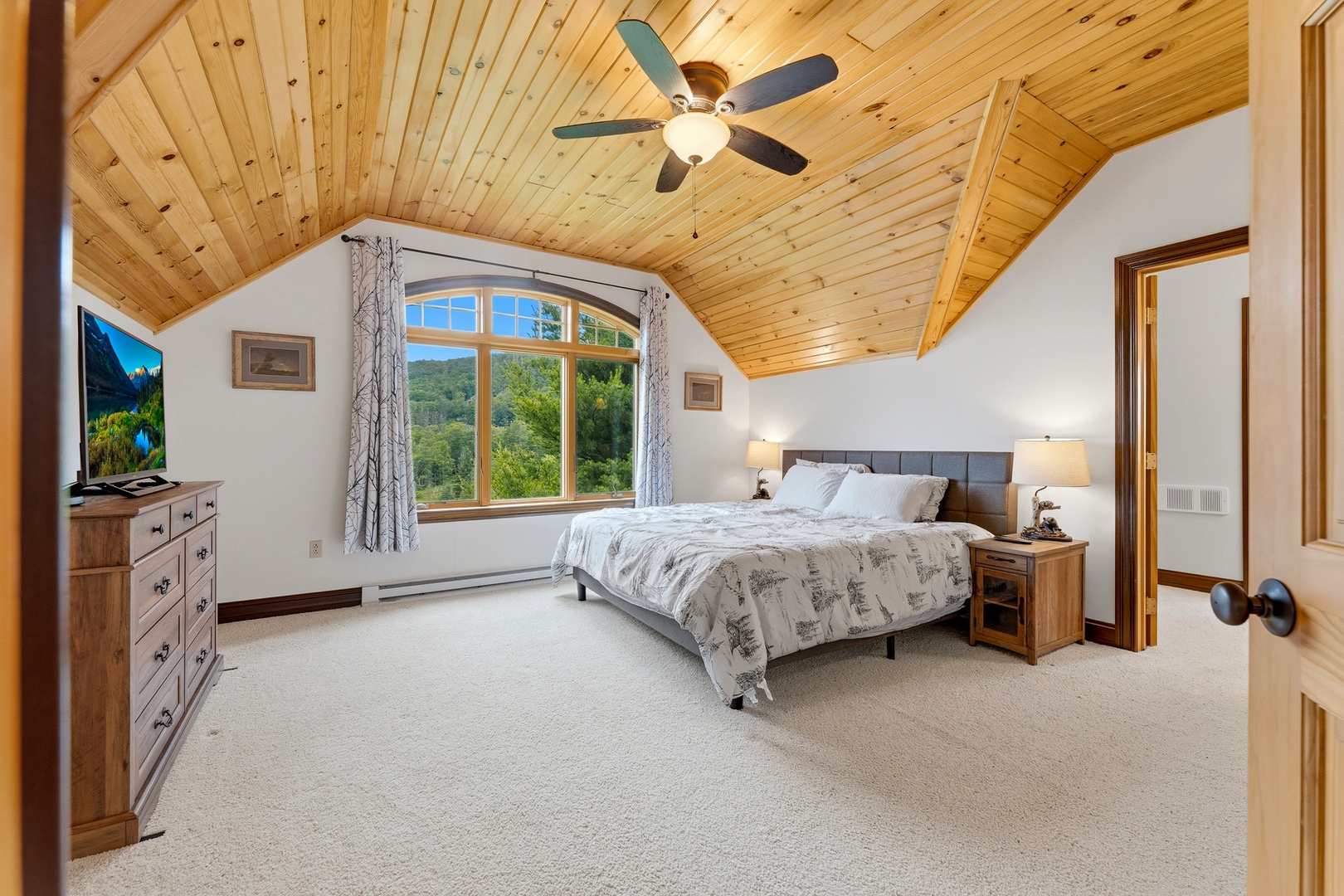 Bedroom 1: King