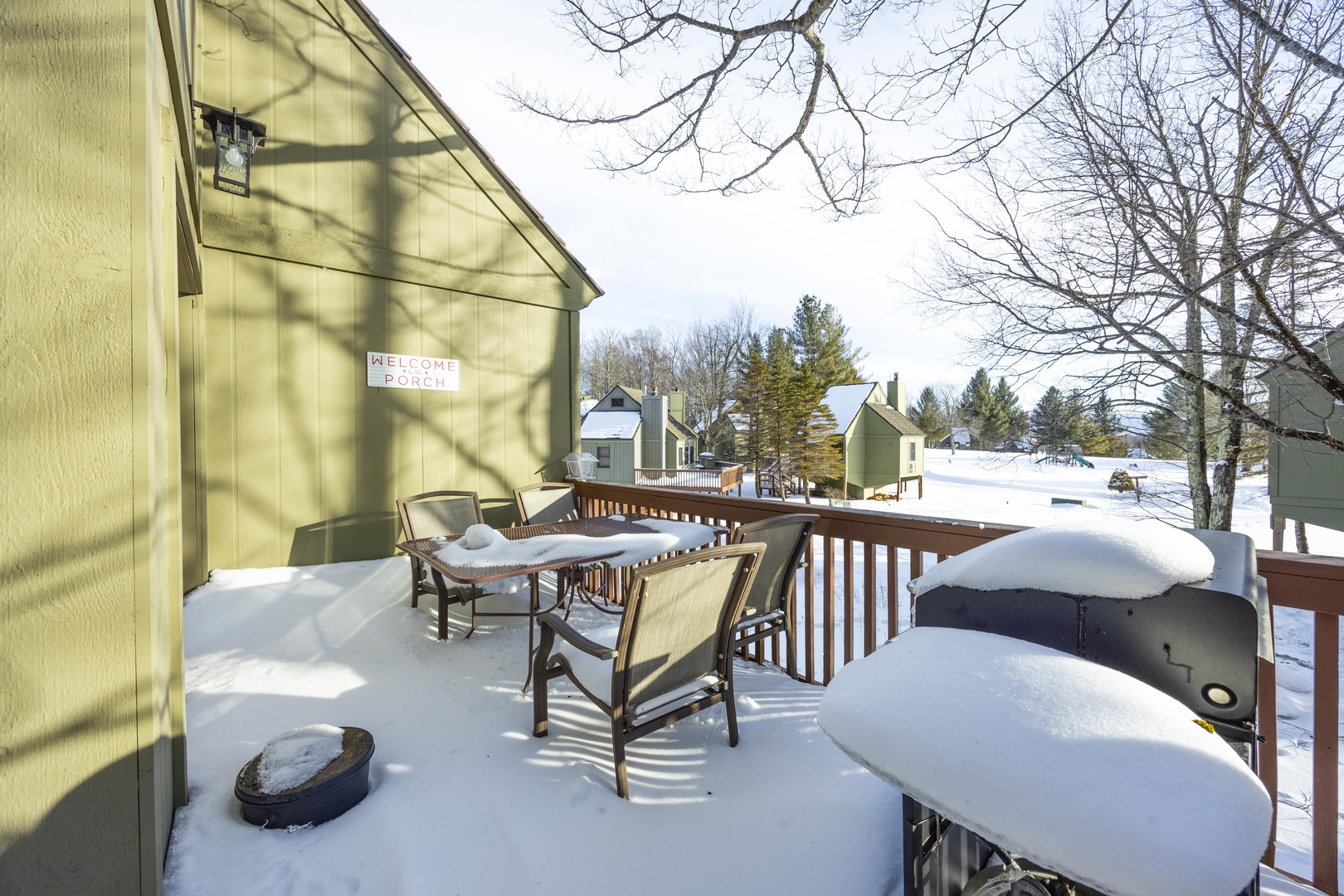 Deck area with Gas grill