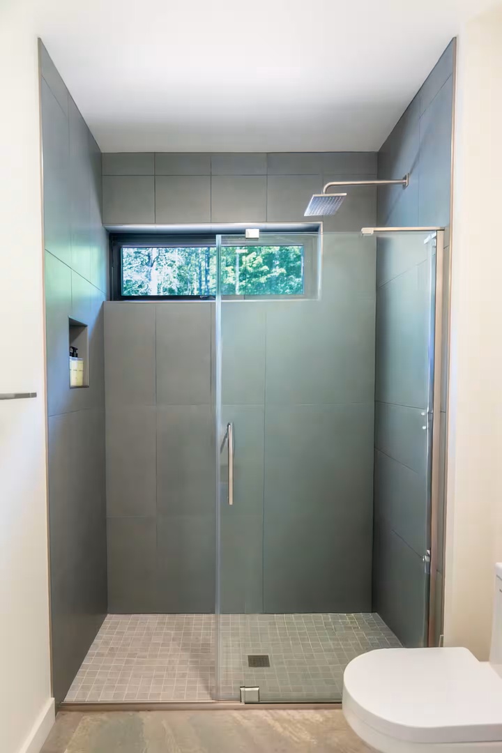 Full bathroom: 1