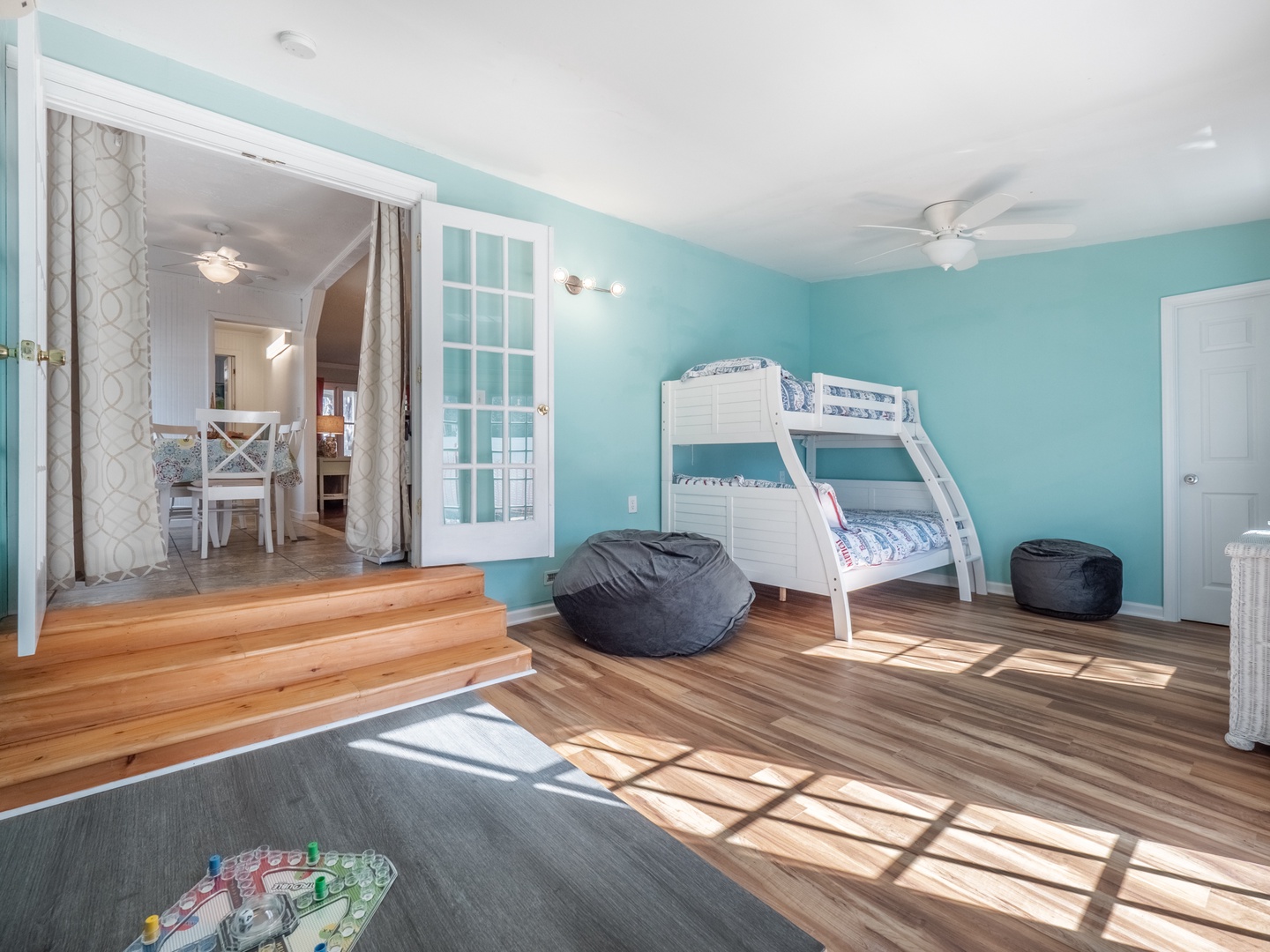 Bedroom twin & double bunk