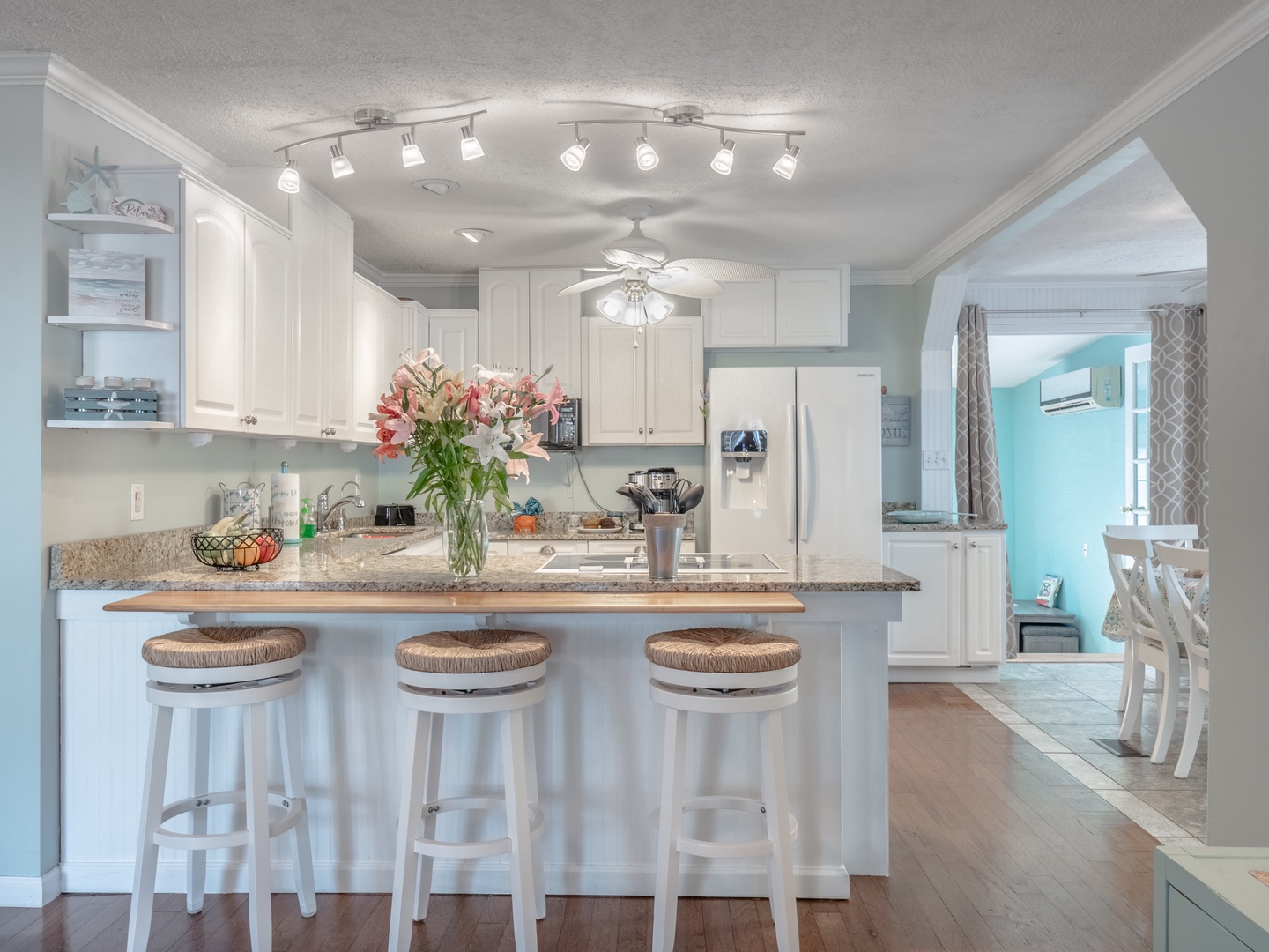 Spacious Kitchen Area