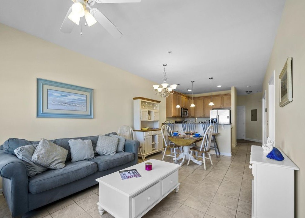 823 living dining kitchen b