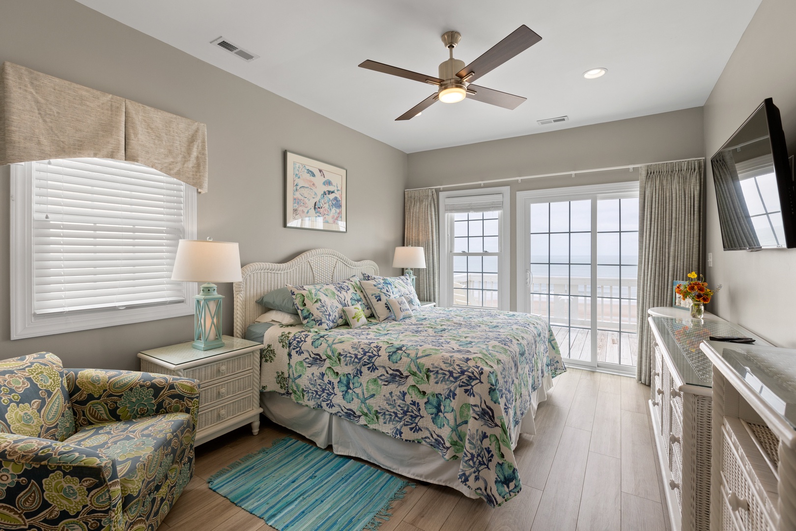 046_850_villas_drive-244