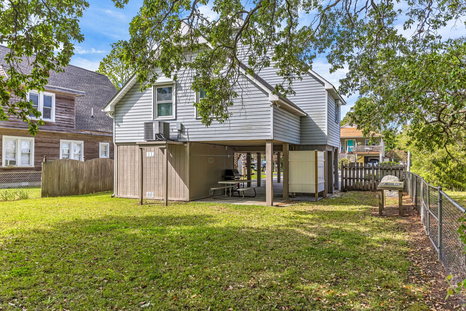 024_409_spartanburg_avenue-24