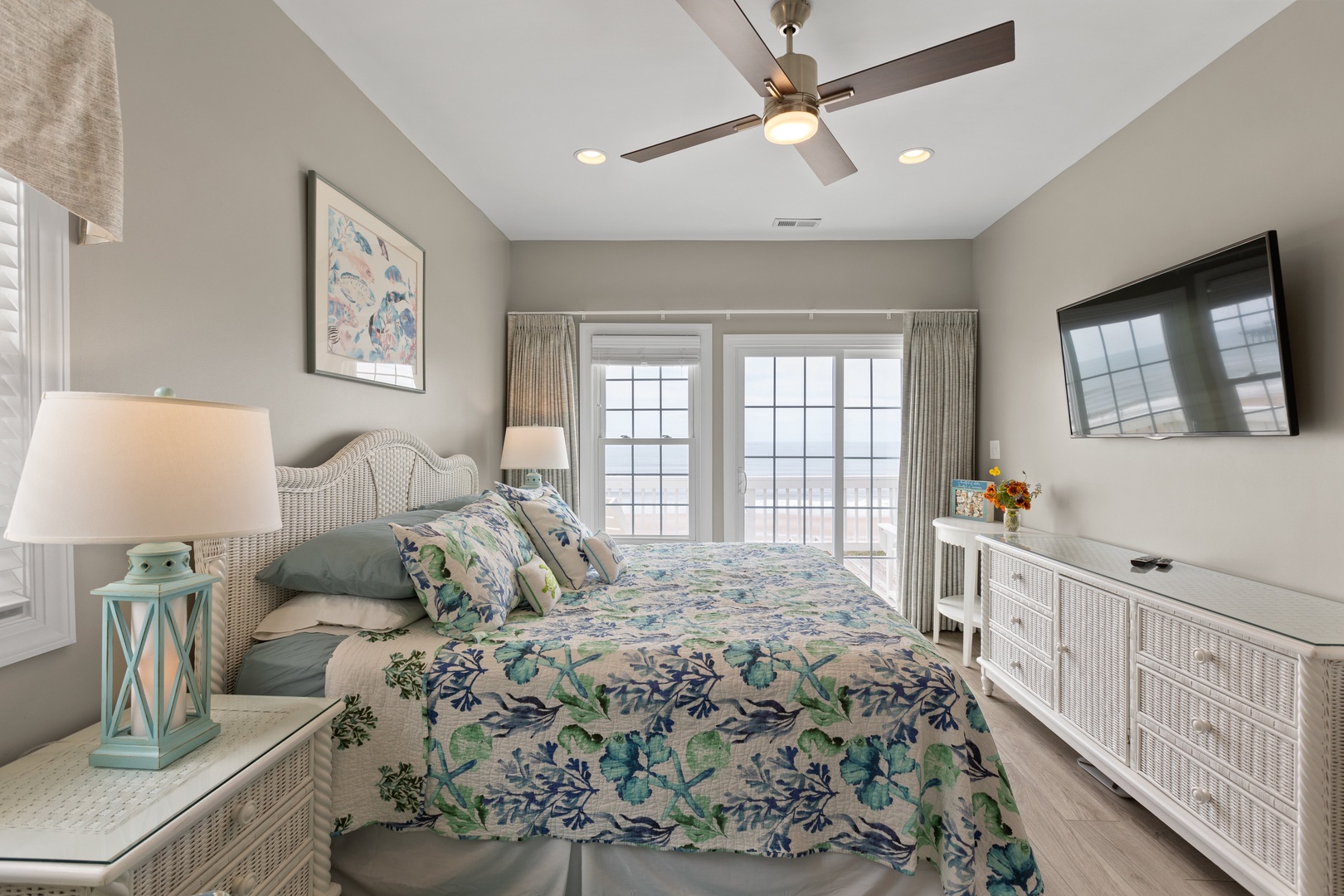 048_850_villas_drive-228