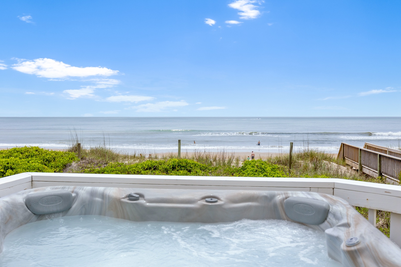 043_850_villas_drive-216