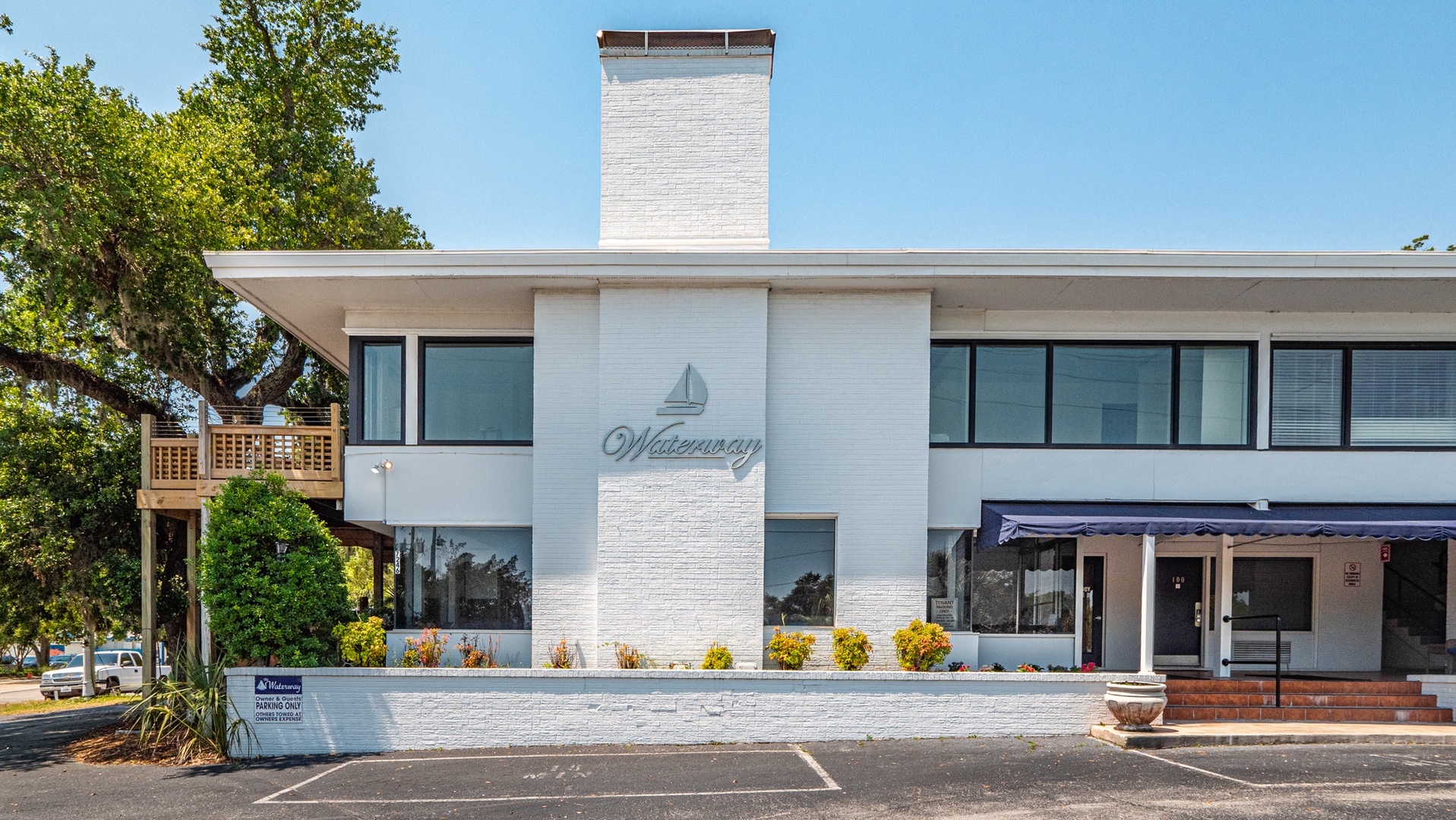 EXTERIOR BUILDING FACE