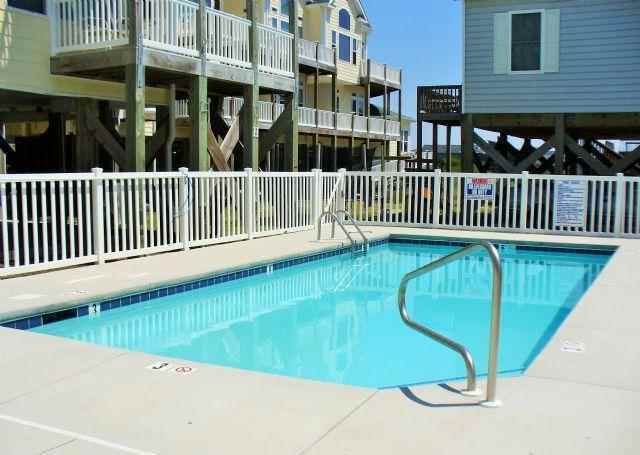 28a QSummerwind Community Pool