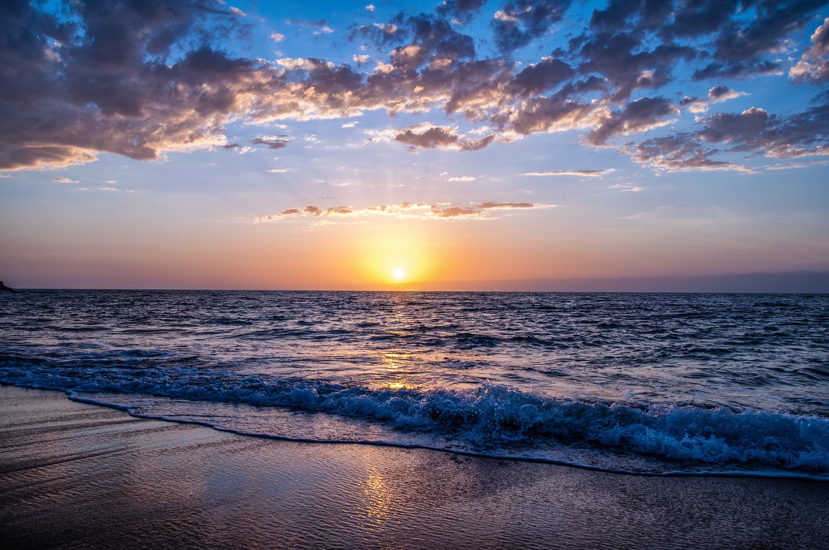 030_beach-during-sunset-635279